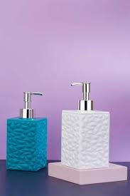 plastic_soap_dispenser